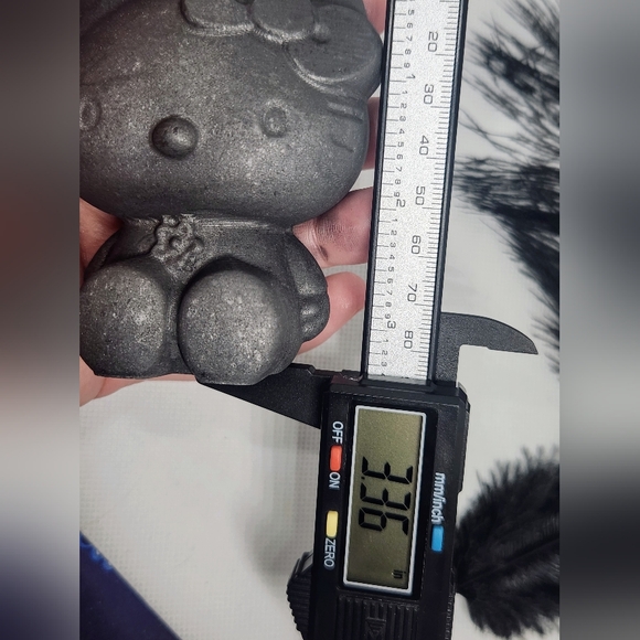 Large Shungite Hello Kitty Crystal Carving. Sanrio. - Picture 5 of 7